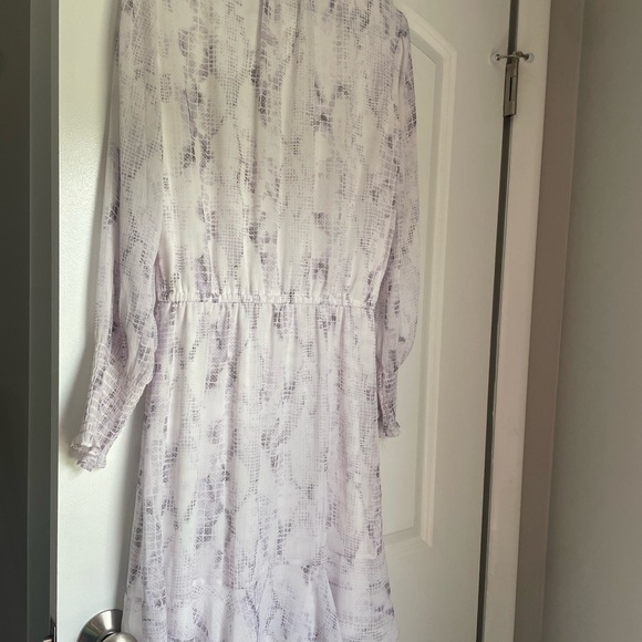 NET White House black market lilac purple and white button knee midi dress - Picture 4 of 8